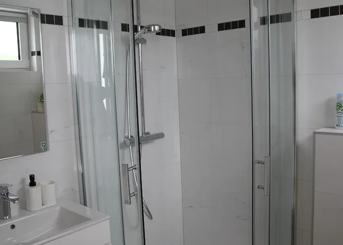 S Výhledem Na Zámek *